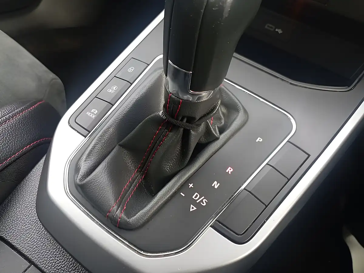 Used 2020 SEAT Arona Fr Sport Blue - Interior and Exterior details 18