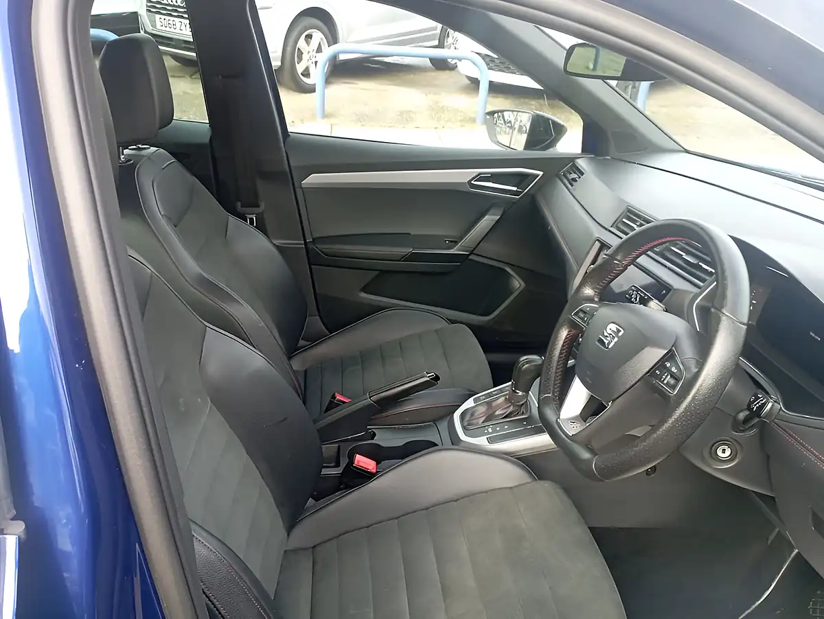 Used 2020 SEAT Arona Fr Sport Blue - Interior and Exterior details 5