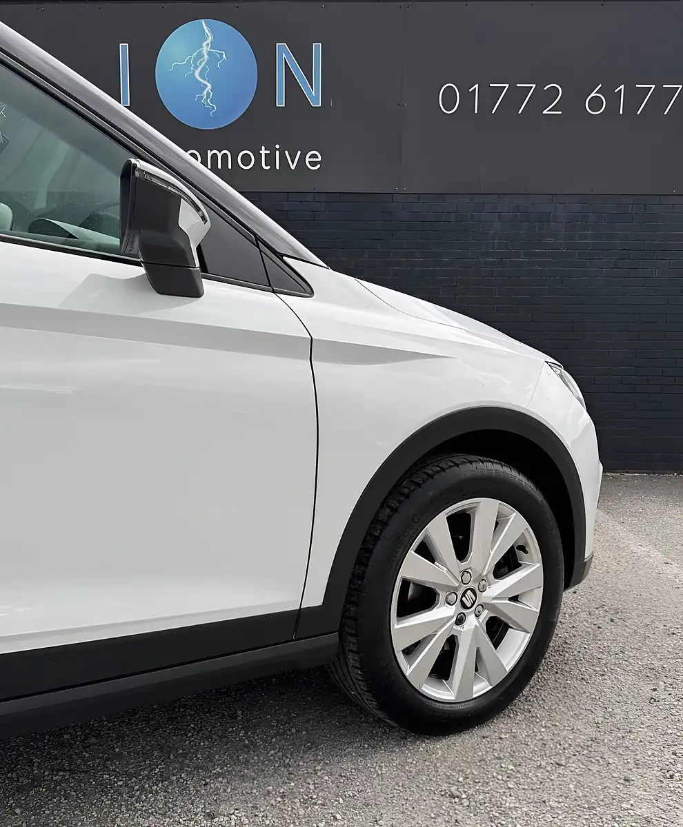 Used 2020 SEAT Arona Se Tech Nevada White - Interior and Exterior details 12