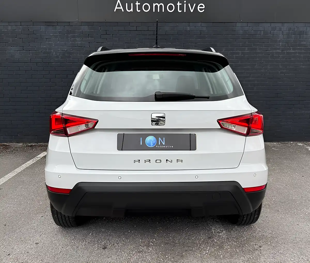 Used 2020 SEAT Arona Se Tech Nevada White - Interior and Exterior details 16