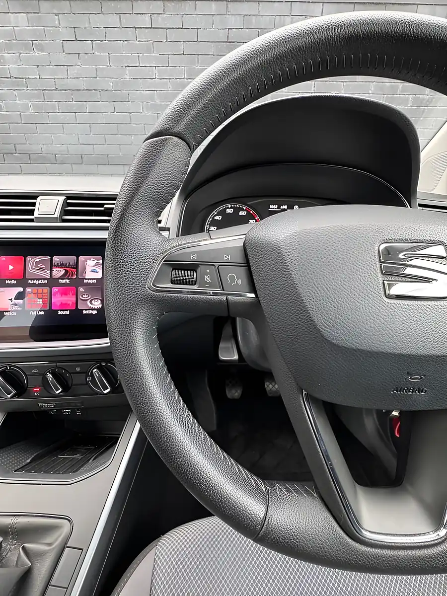 Used 2020 SEAT Arona Se Tech Nevada White - Interior and Exterior details 20