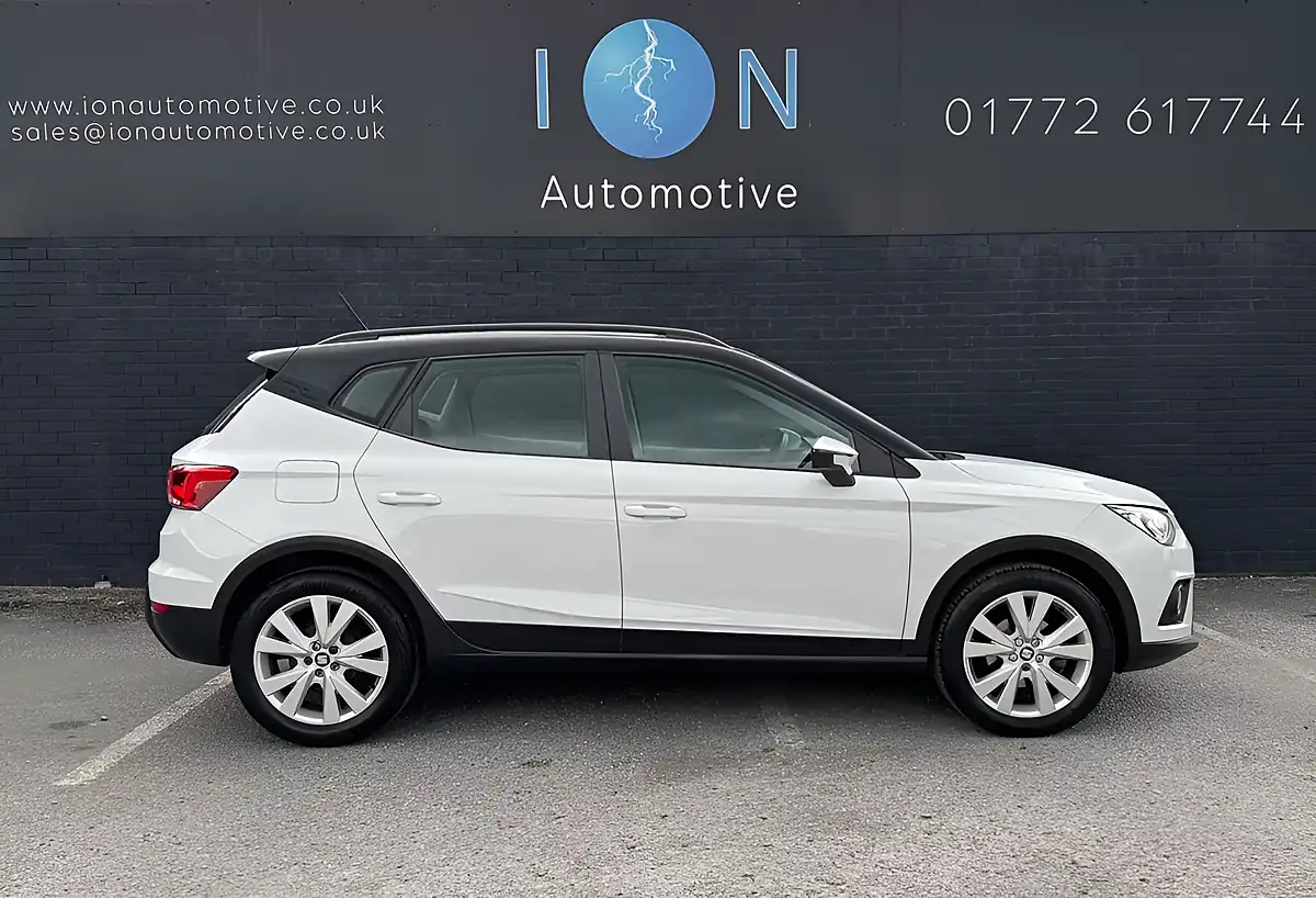 Used 2020 SEAT Arona Se Tech Nevada White - Interior and Exterior details 3