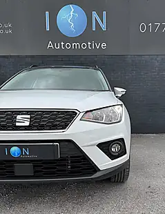 Used 2020 SEAT Arona Se Tech Nevada White - Interior and Exterior details 4