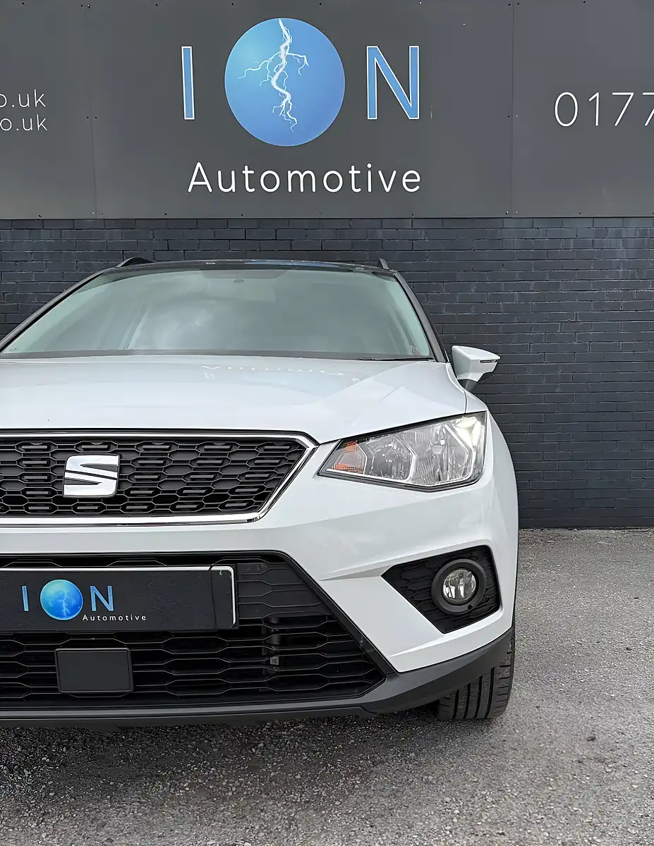 Used 2020 SEAT Arona Se Tech Nevada White - Interior and Exterior details 4
