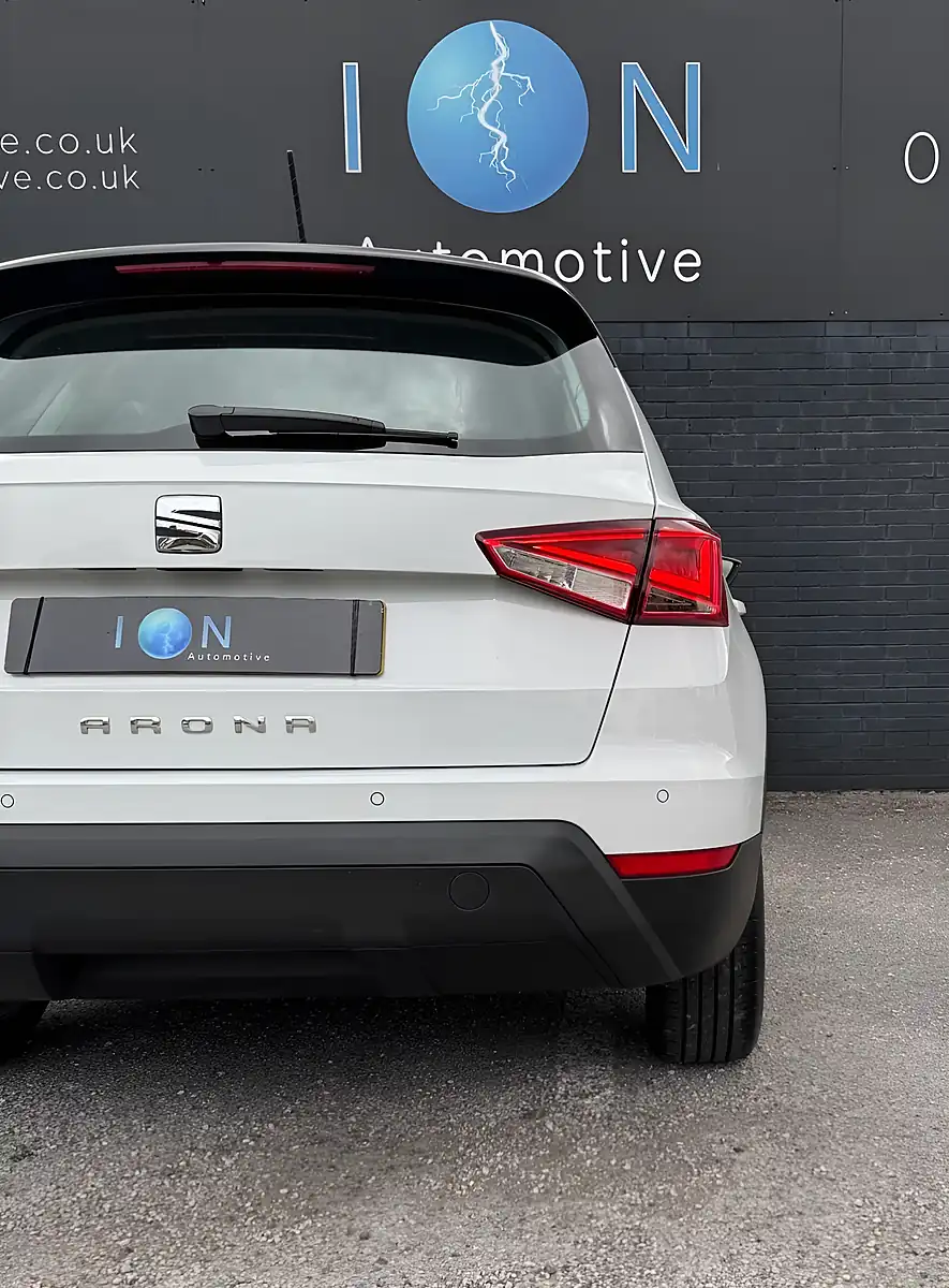 Used 2020 SEAT Arona Se Tech Nevada White - Interior and Exterior details 5