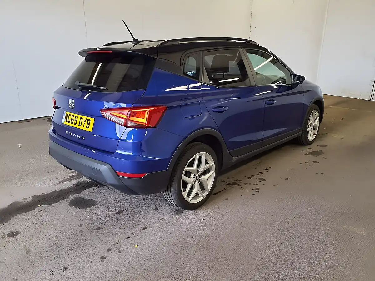 Used 2020 SEAT Arona Se Technology Blue - Interior and Exterior details 15