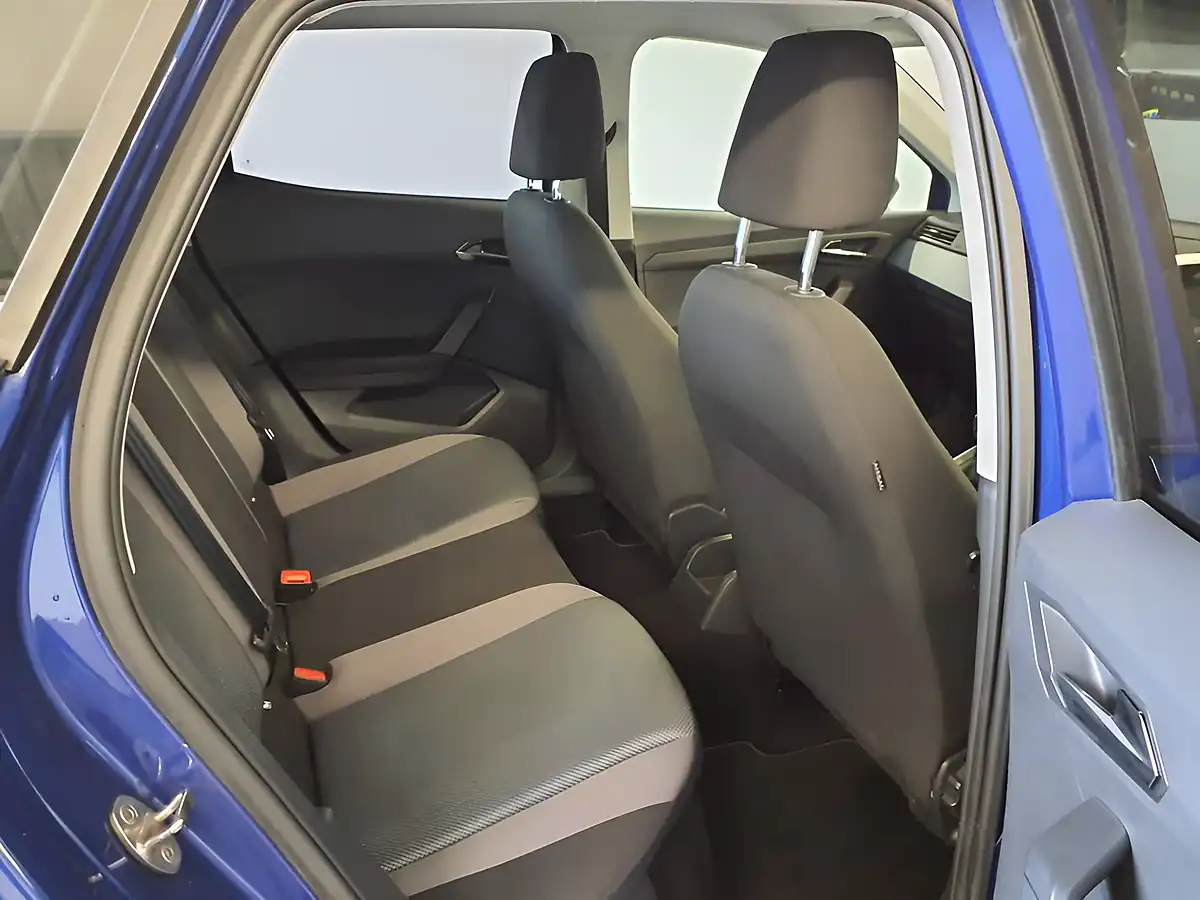 Used 2020 SEAT Arona Se Technology Blue - Interior and Exterior details 19