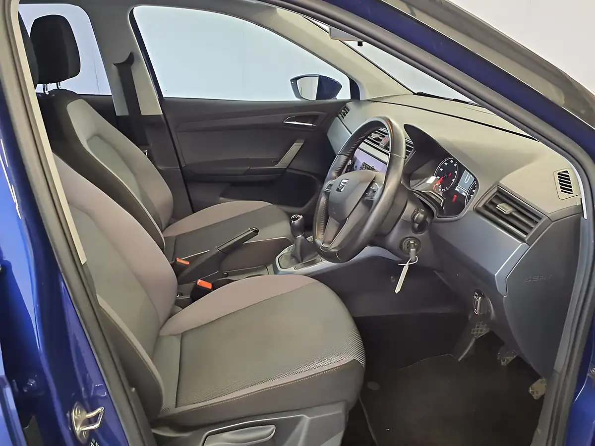 Used 2020 SEAT Arona Se Technology Blue - Interior and Exterior details 3