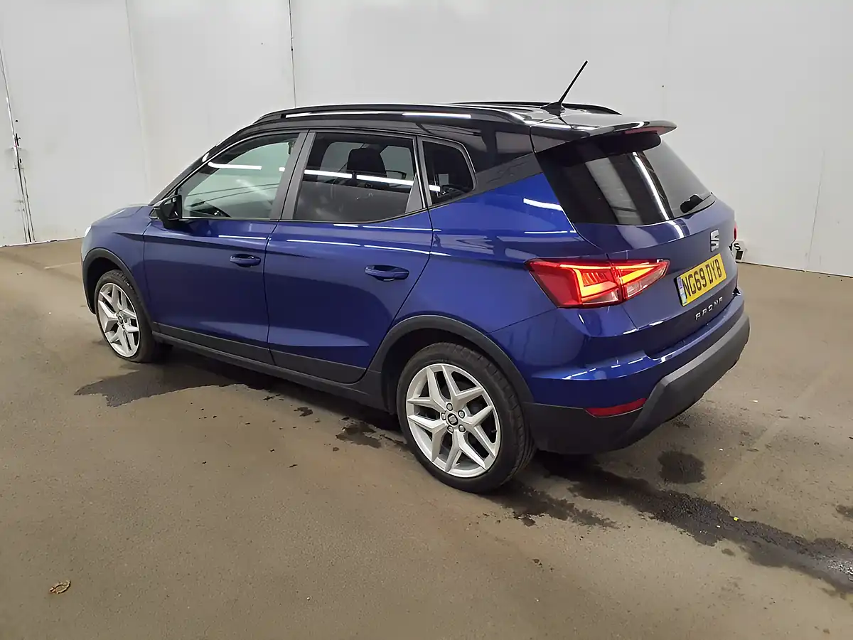 Used 2020 SEAT Arona Se Technology Blue - Interior and Exterior details 9