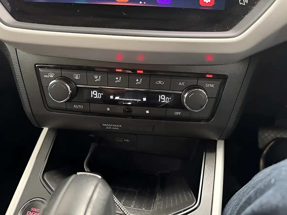 Used 2020 SEAT Arona Xcellence Blue - Interior and Exterior details 16