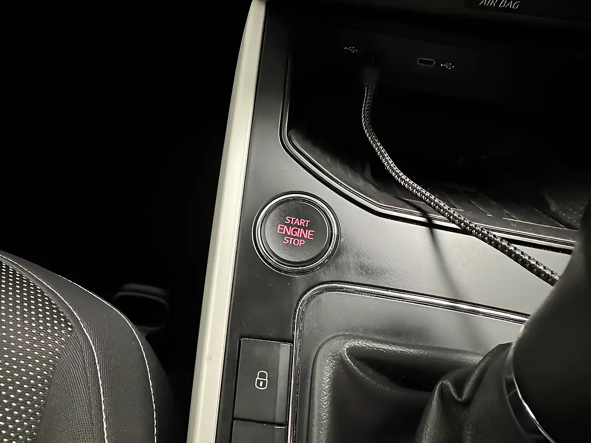 Used 2020 SEAT Arona Xcellence Blue - Interior and Exterior details 19