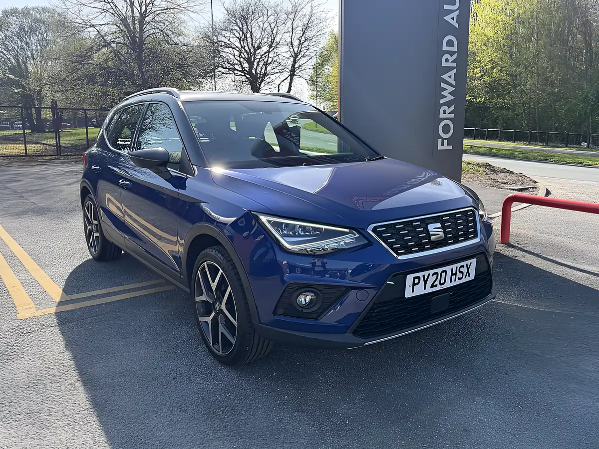 Used 2020 SEAT Arona Xcellence Lux Blue - Front View