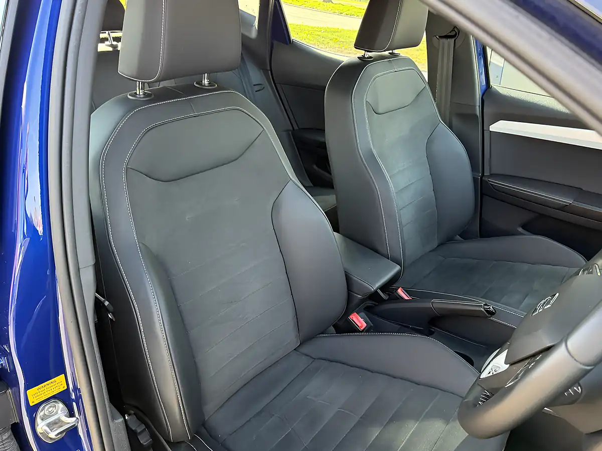 Used 2020 SEAT Arona Xcellence Lux Blue - Interior and Exterior details 8