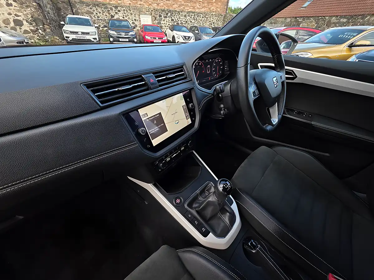 Used 2020 SEAT Arona Xcellence Lux Nevada White Pearl - Interior and Exterior details 11