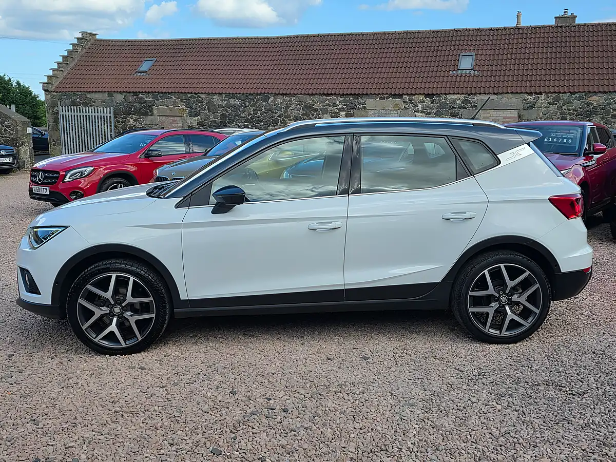 Used 2020 SEAT Arona Xcellence Lux Nevada White Pearl - Interior and Exterior details 14