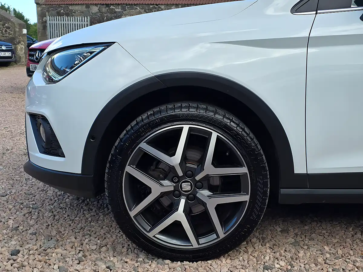 Used 2020 SEAT Arona Xcellence Lux Nevada White Pearl - Interior and Exterior details 15