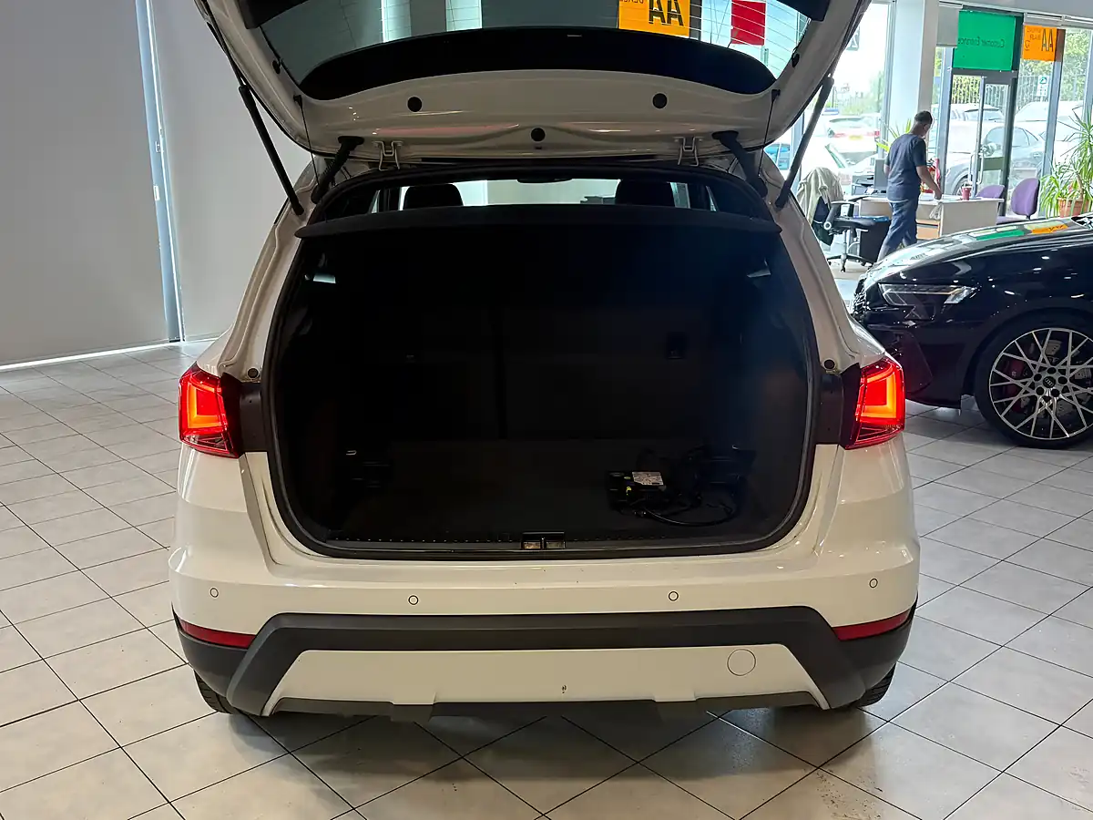 Used 2020 SEAT Arona Xcellence Lux White - Interior and Exterior details 12