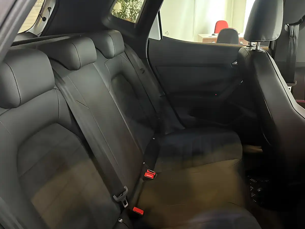 Used 2020 SEAT Arona Xcellence Lux White - Interior and Exterior details 13