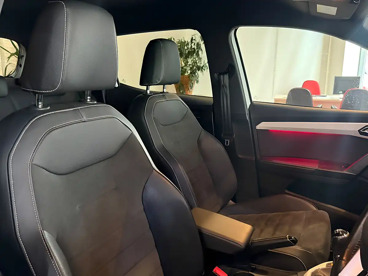 Used 2020 SEAT Arona Xcellence Lux White - Interior and Exterior details 14