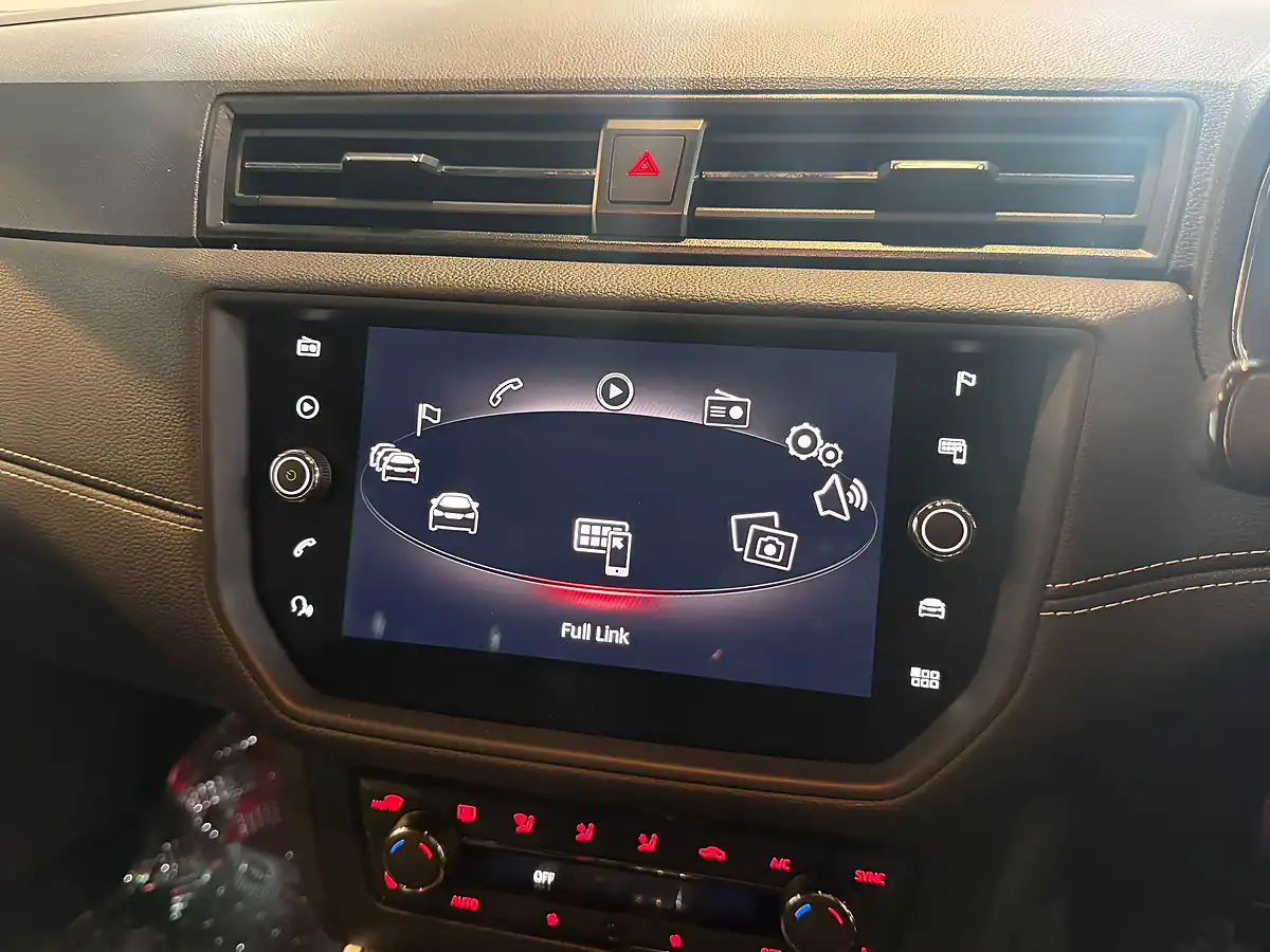 Used 2020 SEAT Arona Xcellence Lux White - Interior and Exterior details 17