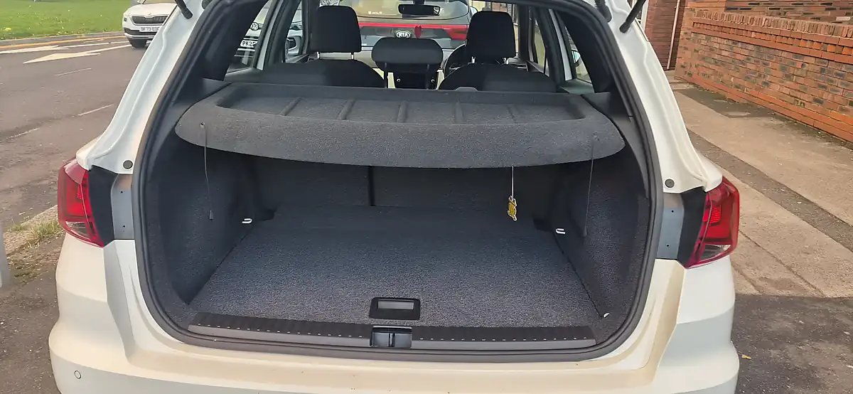 Used 2020 SEAT Arona Xcellence White - Interior and Exterior details 11