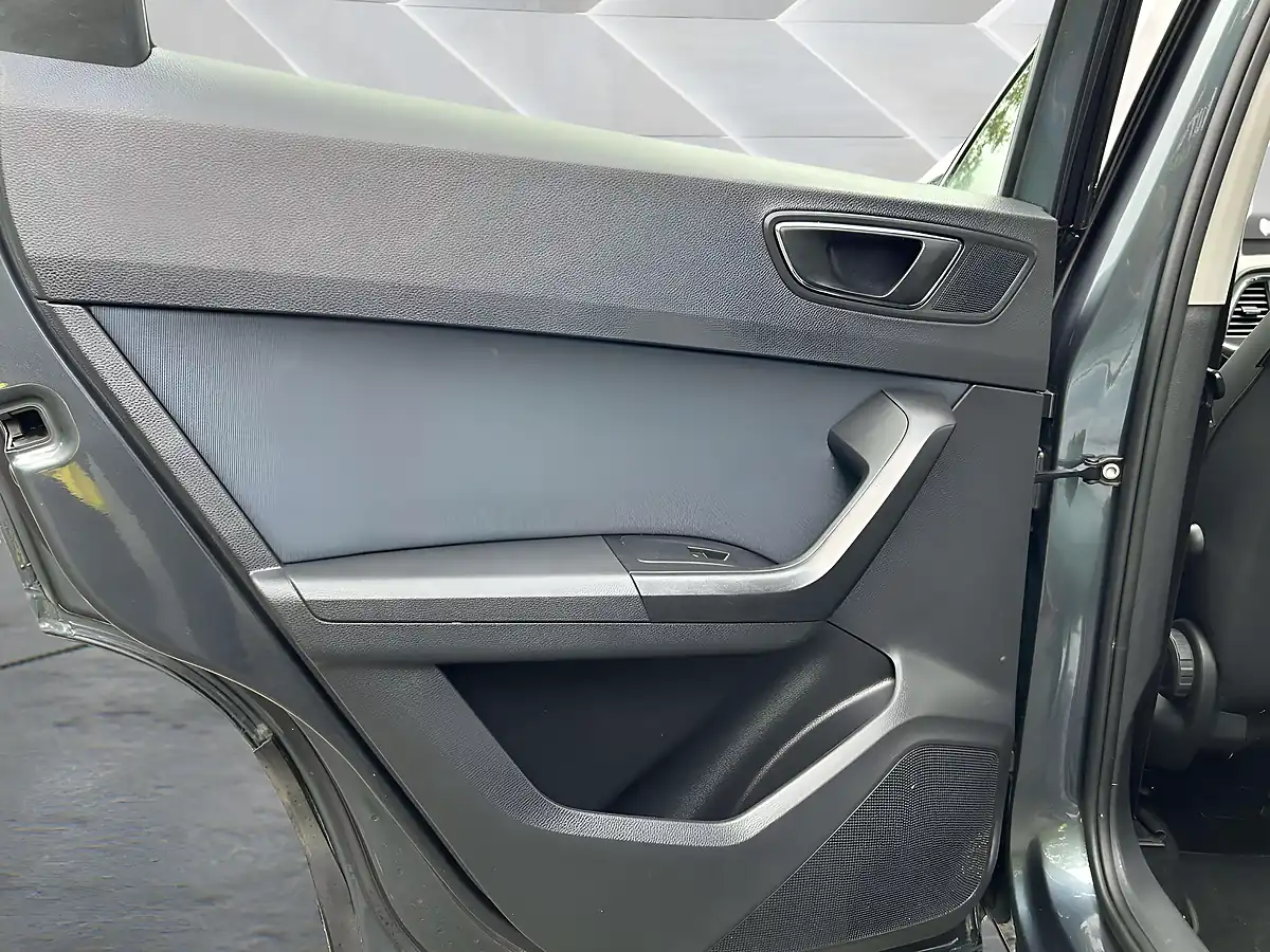 Used 2020 SEAT Ateca Se Technology Grey - Interior and Exterior details 15
