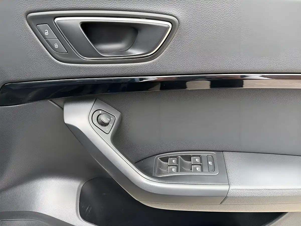 Used 2020 SEAT Ateca Xcellence Lux Blue - Interior and Exterior details 11