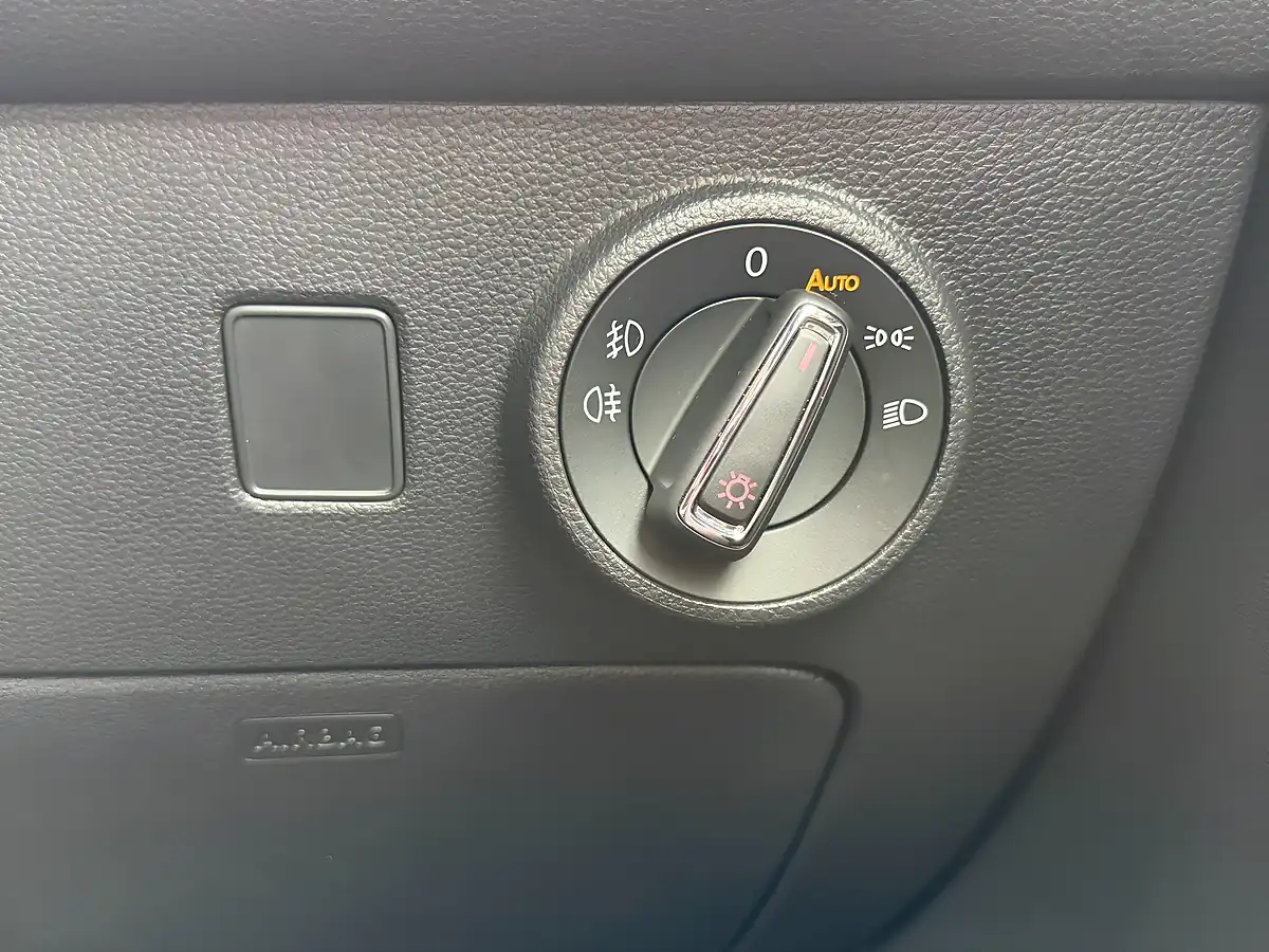 Used 2020 SEAT Ateca Xcellence Lux Blue - Interior and Exterior details 15