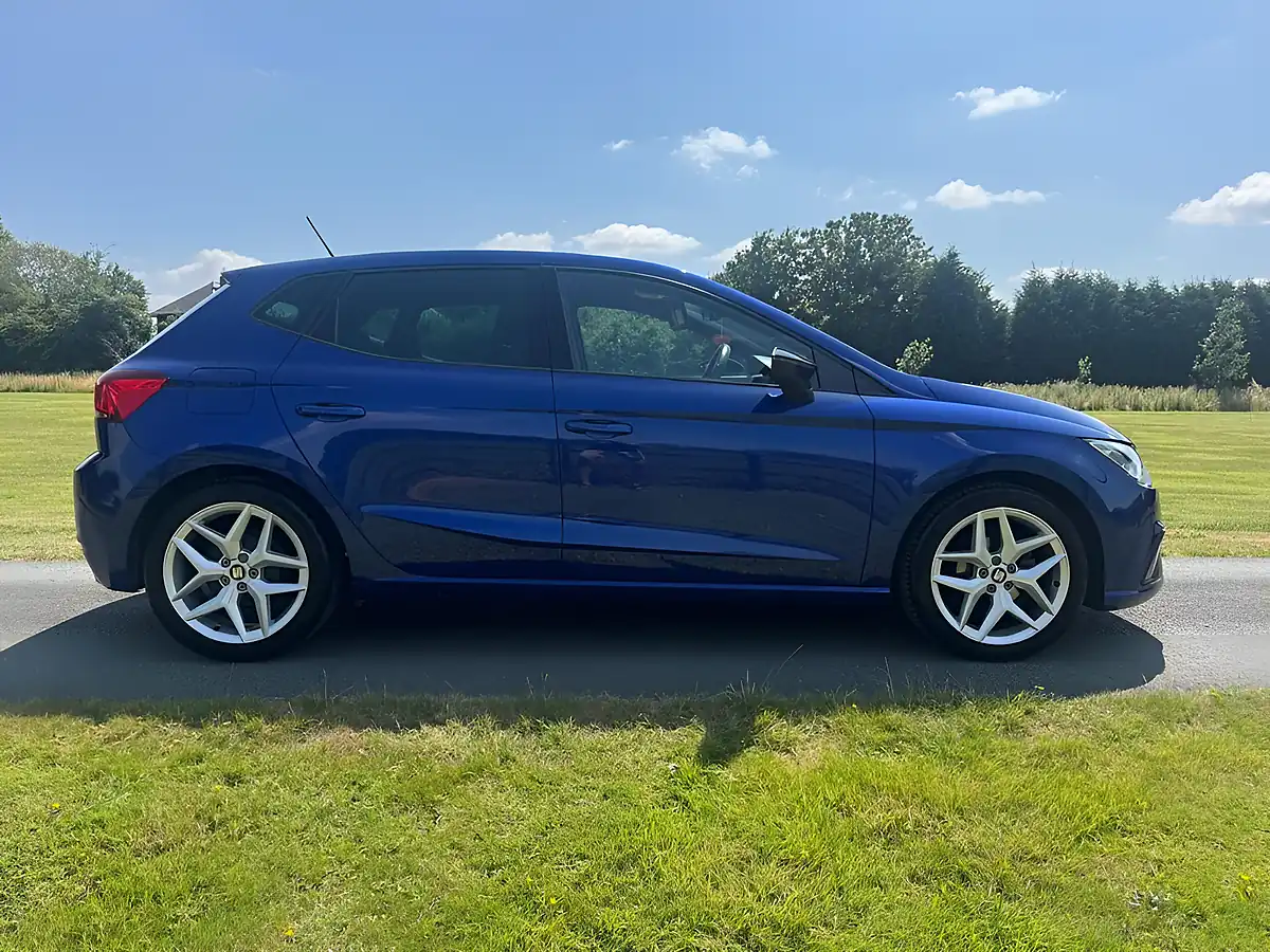 Used 2020 SEAT Ibiza Fr Blue - Interior and Exterior details 2