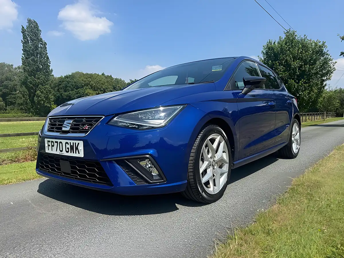Used 2020 SEAT Ibiza Fr Blue - Interior and Exterior details 9