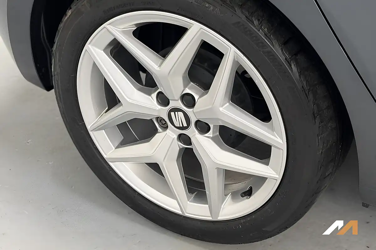 Used 2020 SEAT Ibiza Fr Magnetic Grey - Interior and Exterior details 9