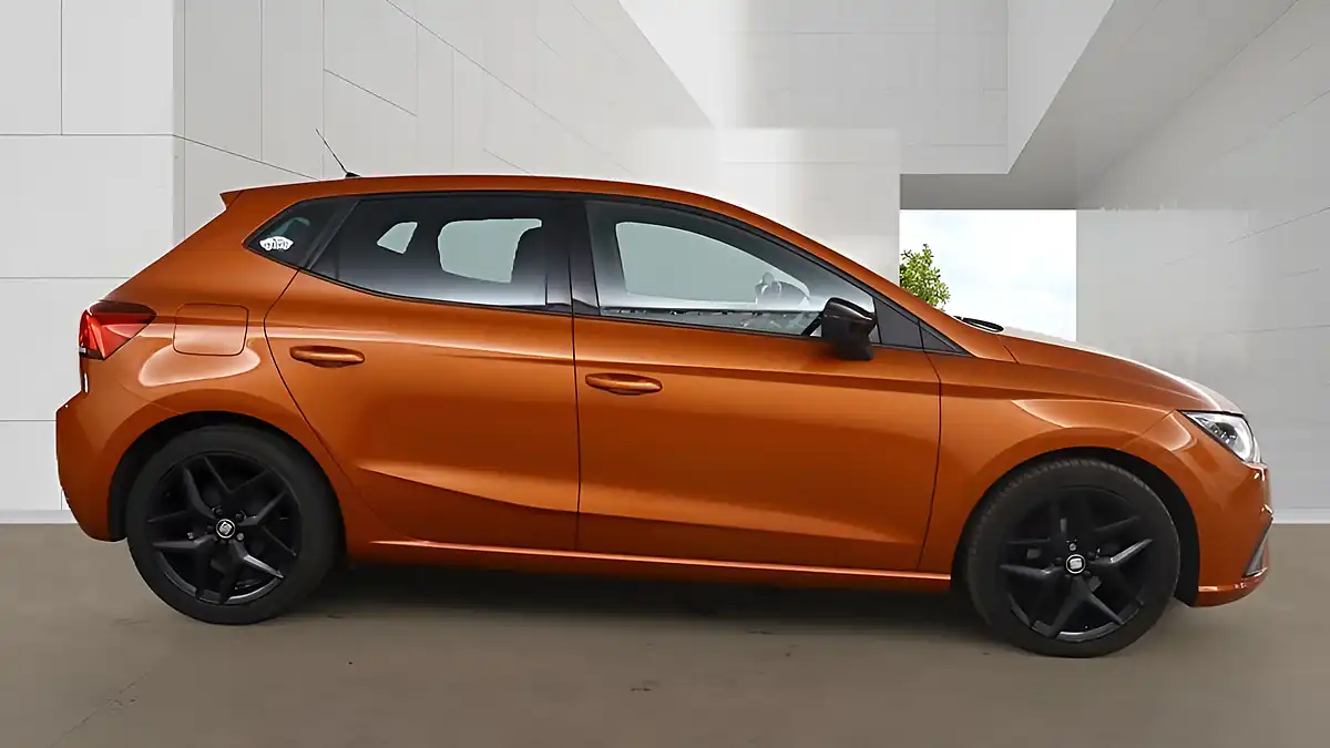 Used 2020 SEAT Ibiza Fr Orange - Interior and Exterior details 16