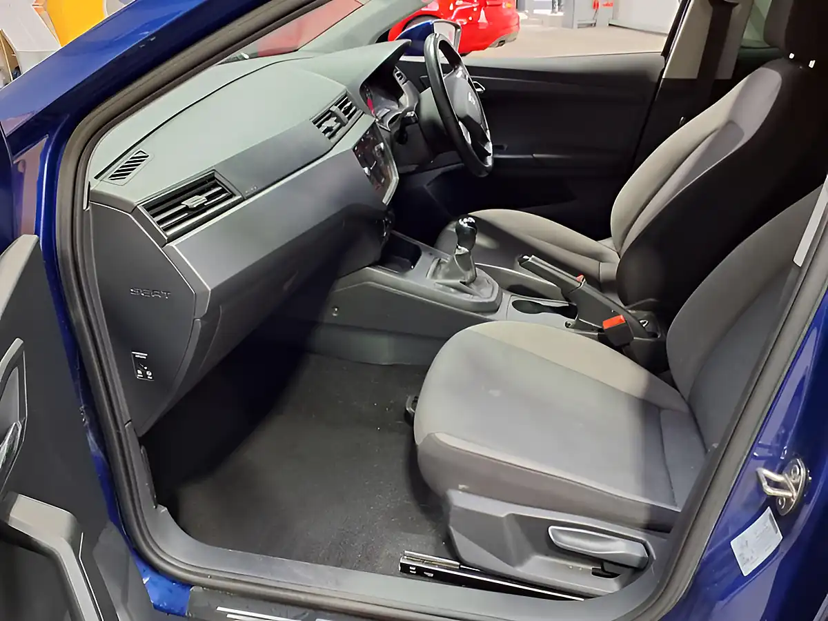 Used 2020 SEAT Ibiza Se Technology Mystery Blue - Interior and Exterior details 18