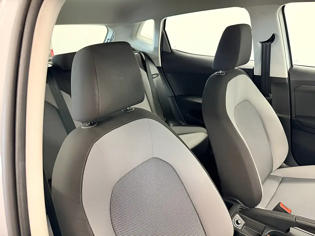 Used 2020 SEAT Ibiza Se Technology Urban Grey - Interior and Exterior details 17