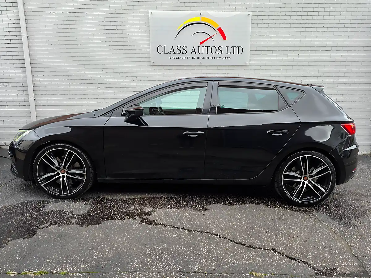 Used 2020 SEAT Leon Cupra 290 Dsg Black - Interior and Exterior details 7