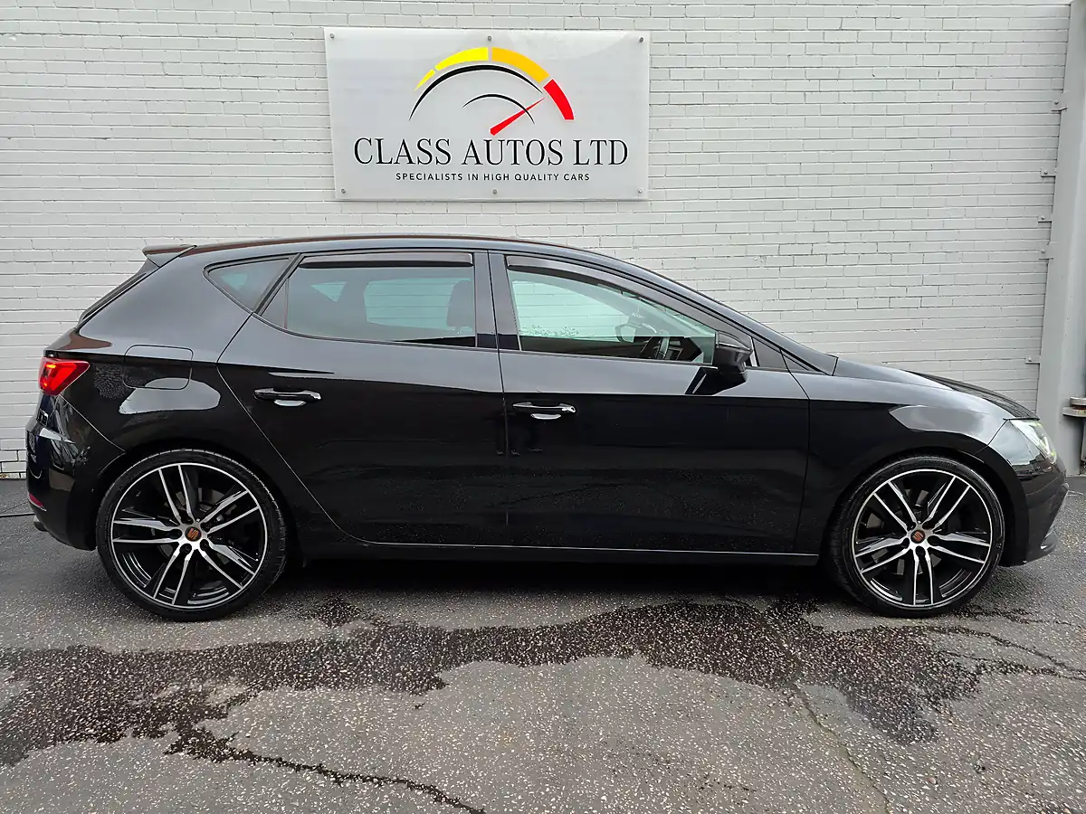 Used 2020 SEAT Leon Cupra 290 Dsg Black - Interior and Exterior details 9
