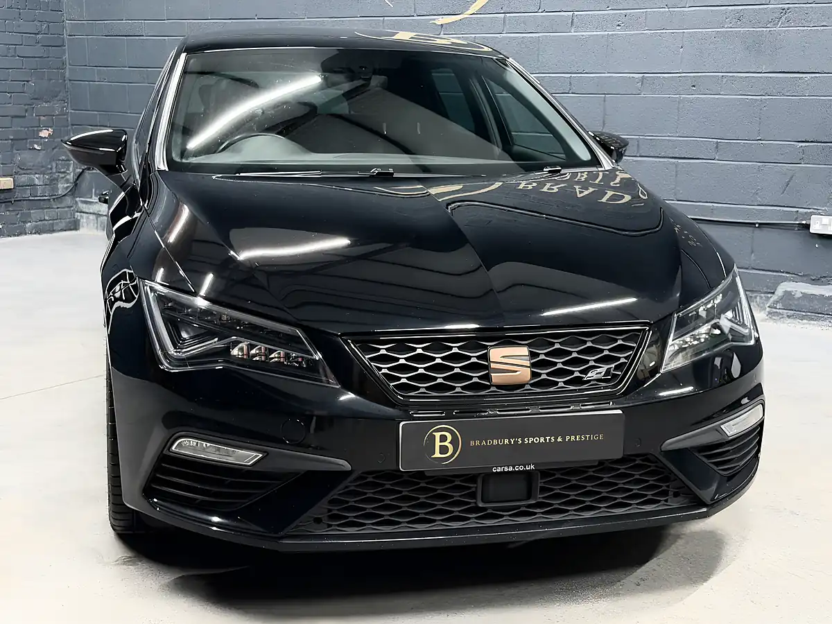 Used 2020 SEAT Leon Cupra Black - Interior and Exterior details 15