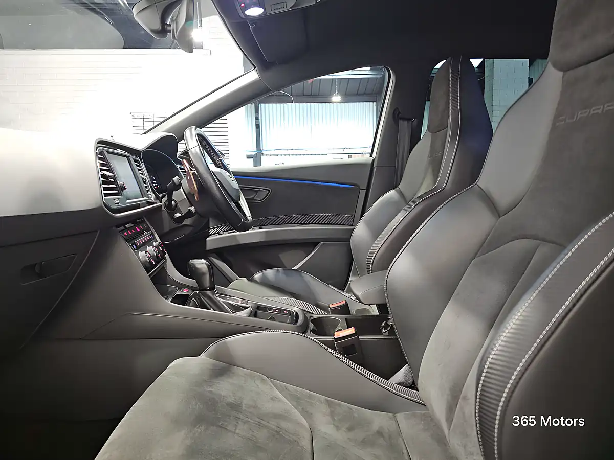 Used 2020 SEAT Leon Cupra Lux Nevada White - Interior and Exterior details 11