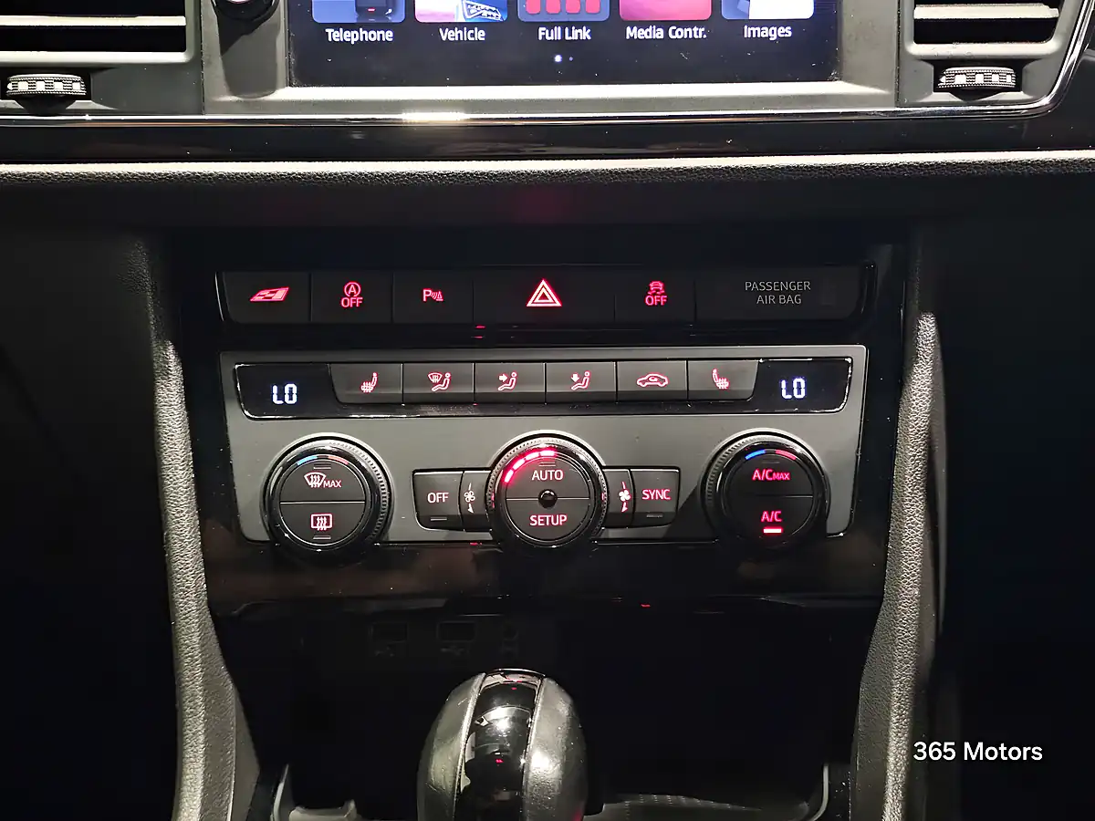 Used 2020 SEAT Leon Cupra Lux Nevada White - Interior and Exterior details 16