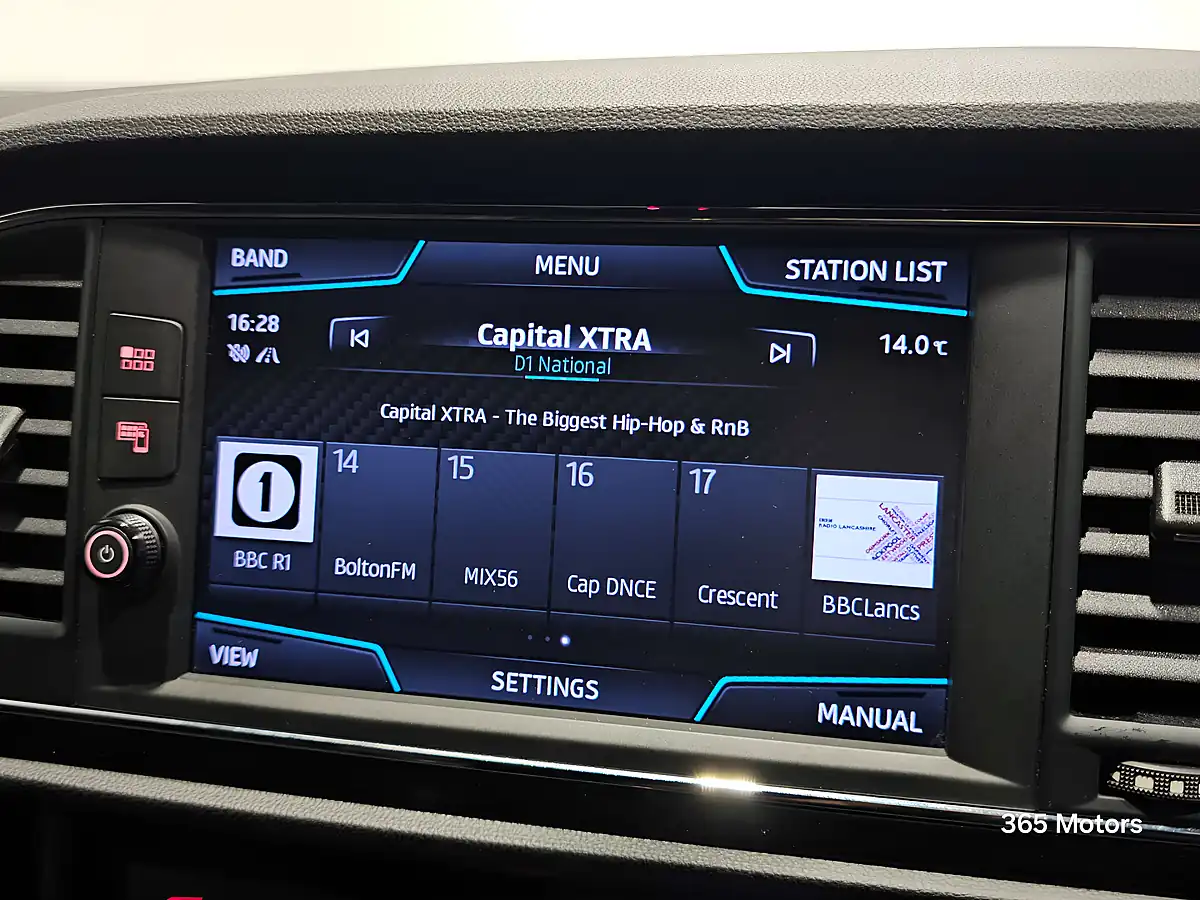 Used 2020 SEAT Leon Cupra Lux Nevada White - Interior and Exterior details 18