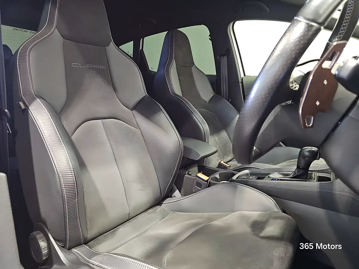 Used 2020 SEAT Leon Cupra Lux Nevada White - Interior and Exterior details 7