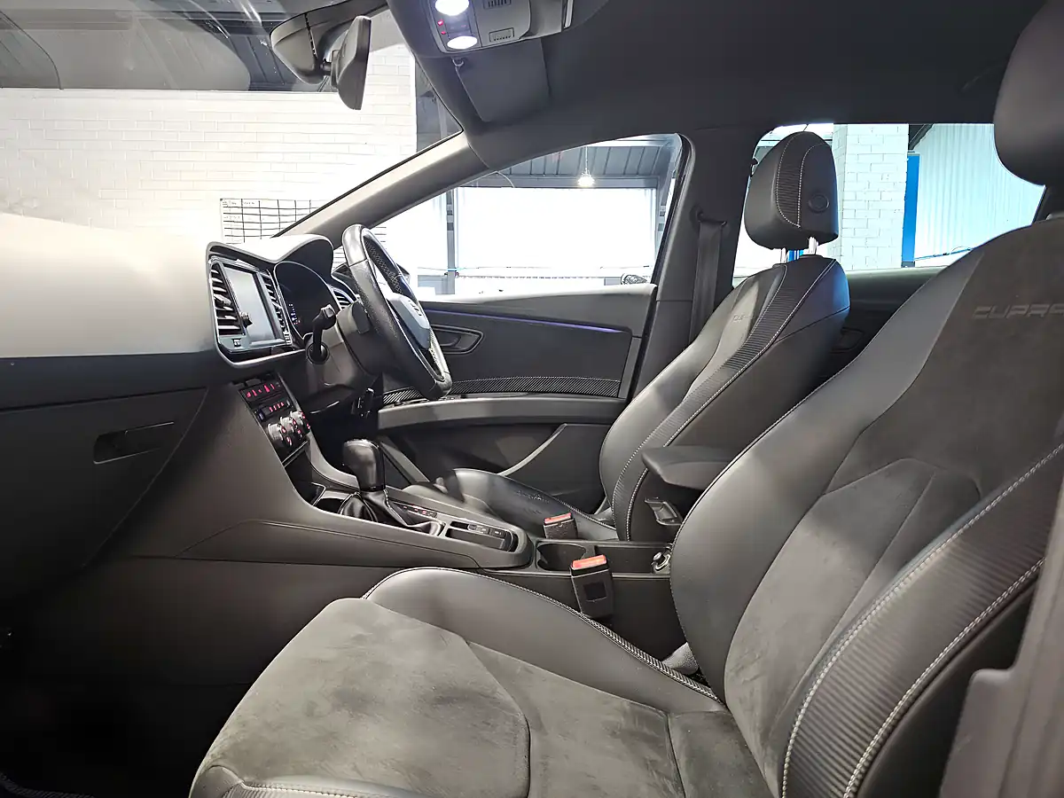 Used 2020 SEAT Leon Cupra Magnetic Grey - Interior and Exterior details 12
