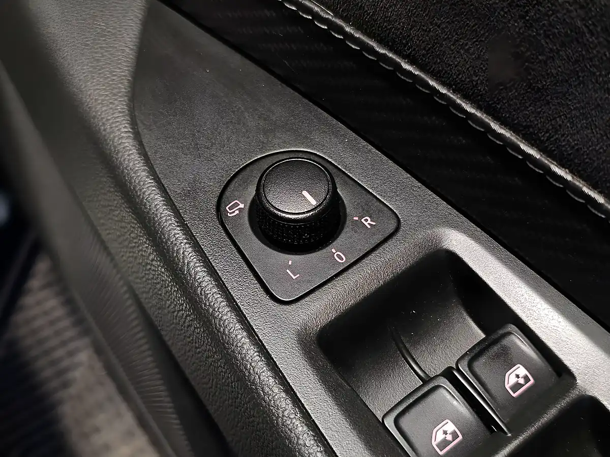 Used 2020 SEAT Leon Cupra Magnetic Grey - Interior and Exterior details 13