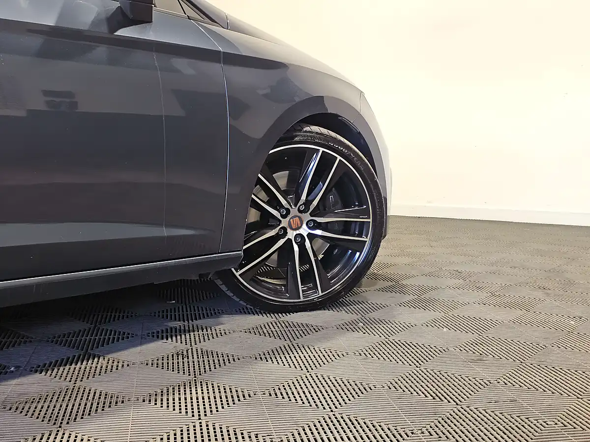 Used 2020 SEAT Leon Cupra Magnetic Grey - Interior and Exterior details 14