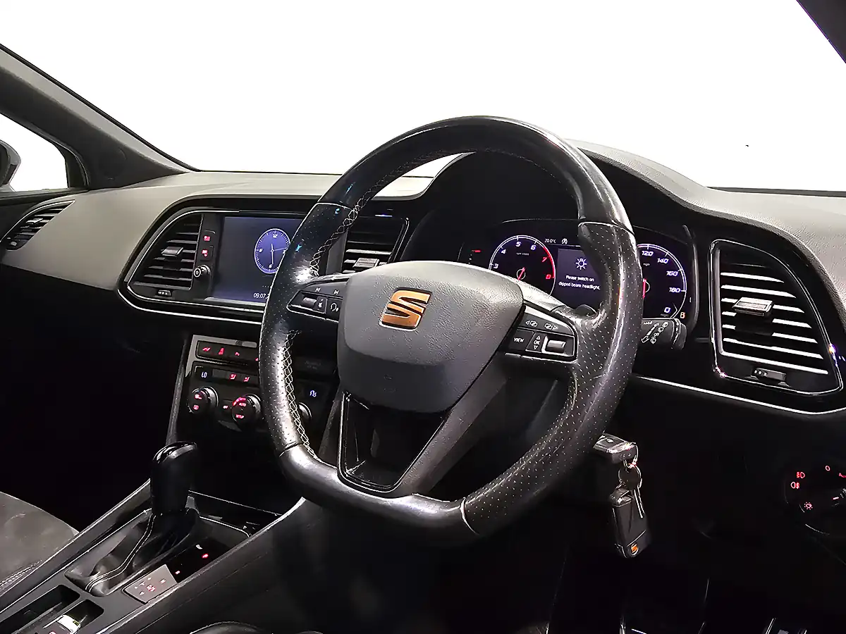 Used 2020 SEAT Leon Cupra Magnetic Grey - Interior and Exterior details 2