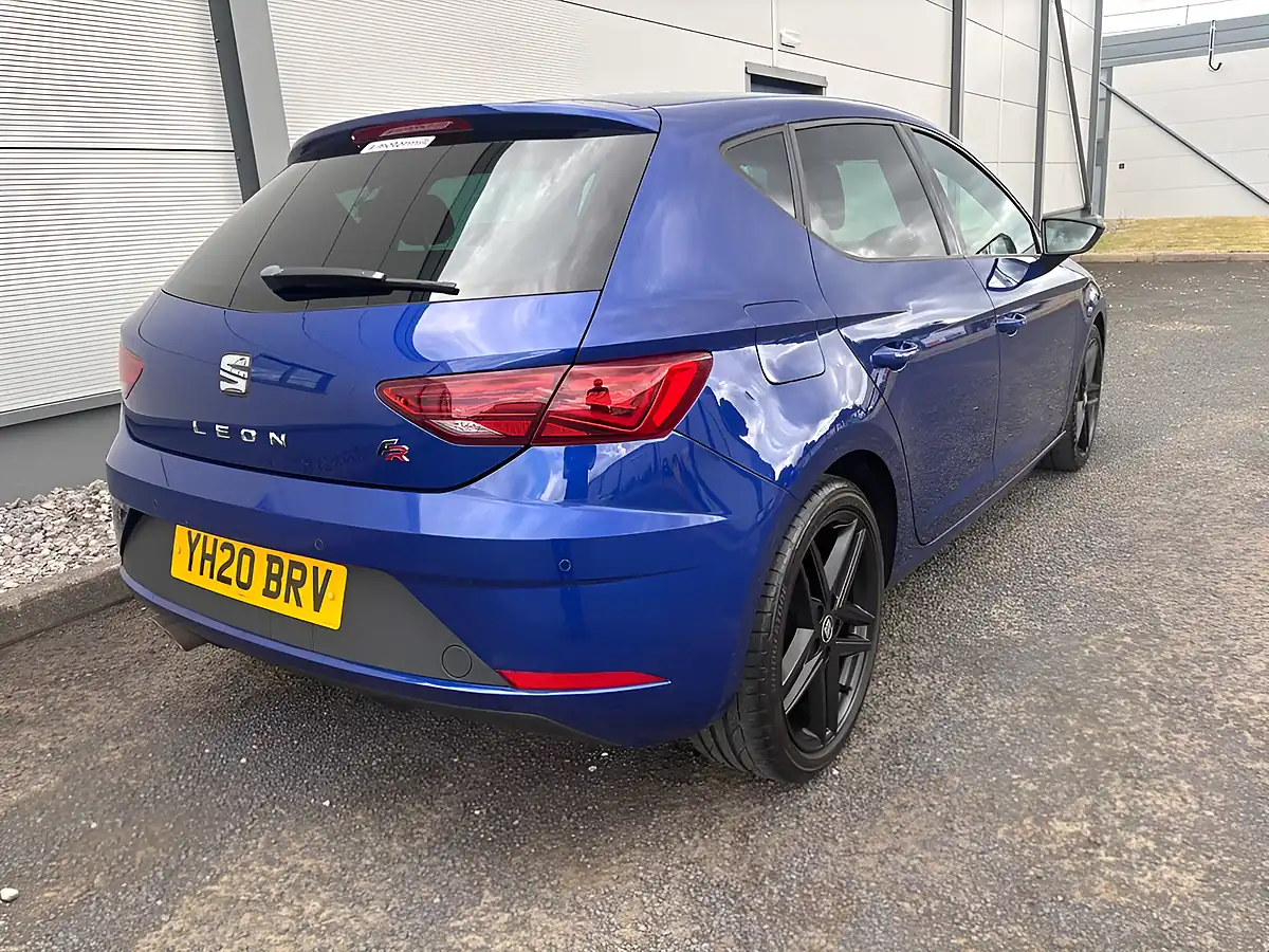 Used 2020 SEAT Leon Fr Black Edition Blue - Interior and Exterior details 11