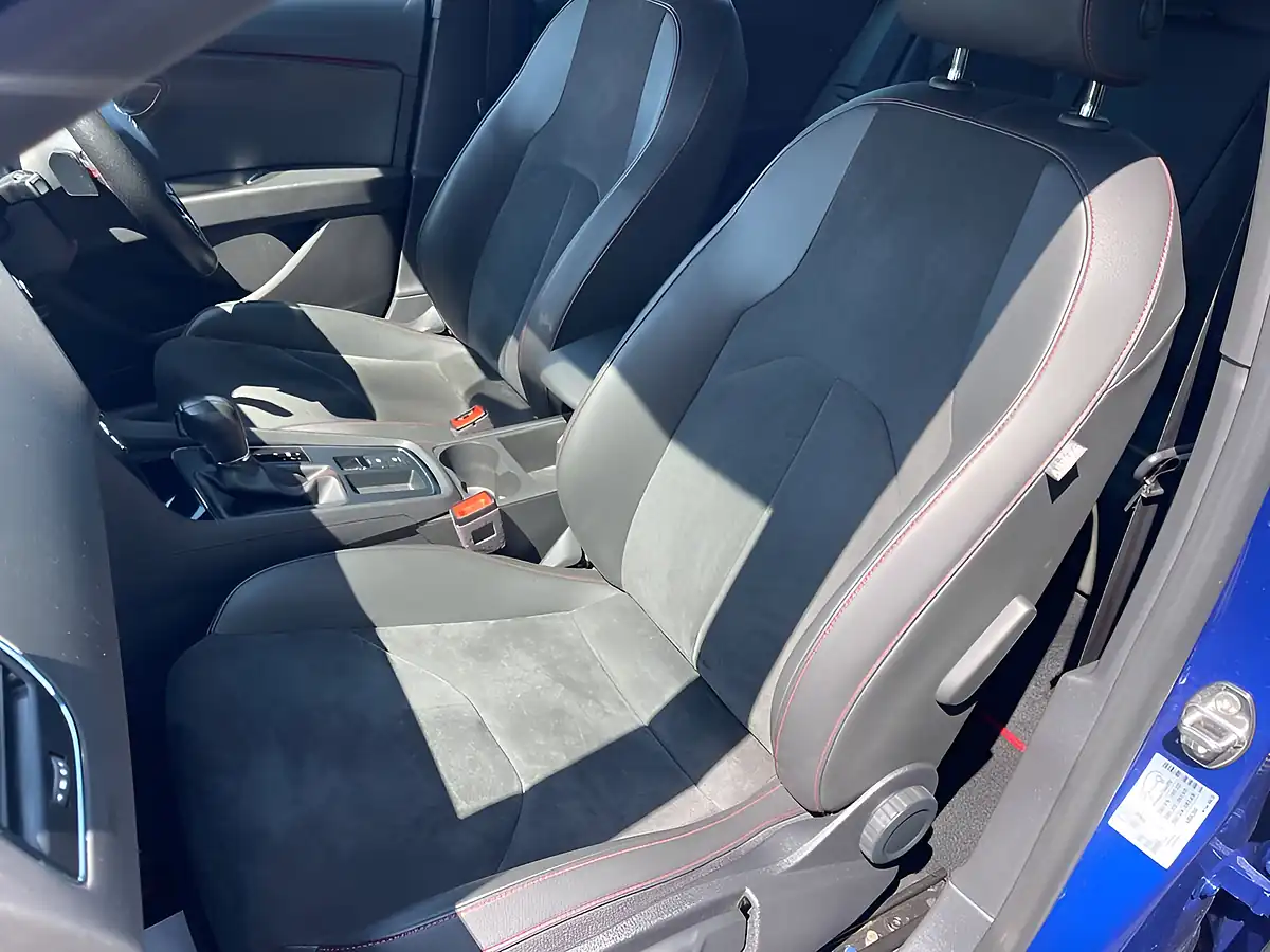 Used 2020 SEAT Leon Fr Black Edition Blue - Interior and Exterior details 15