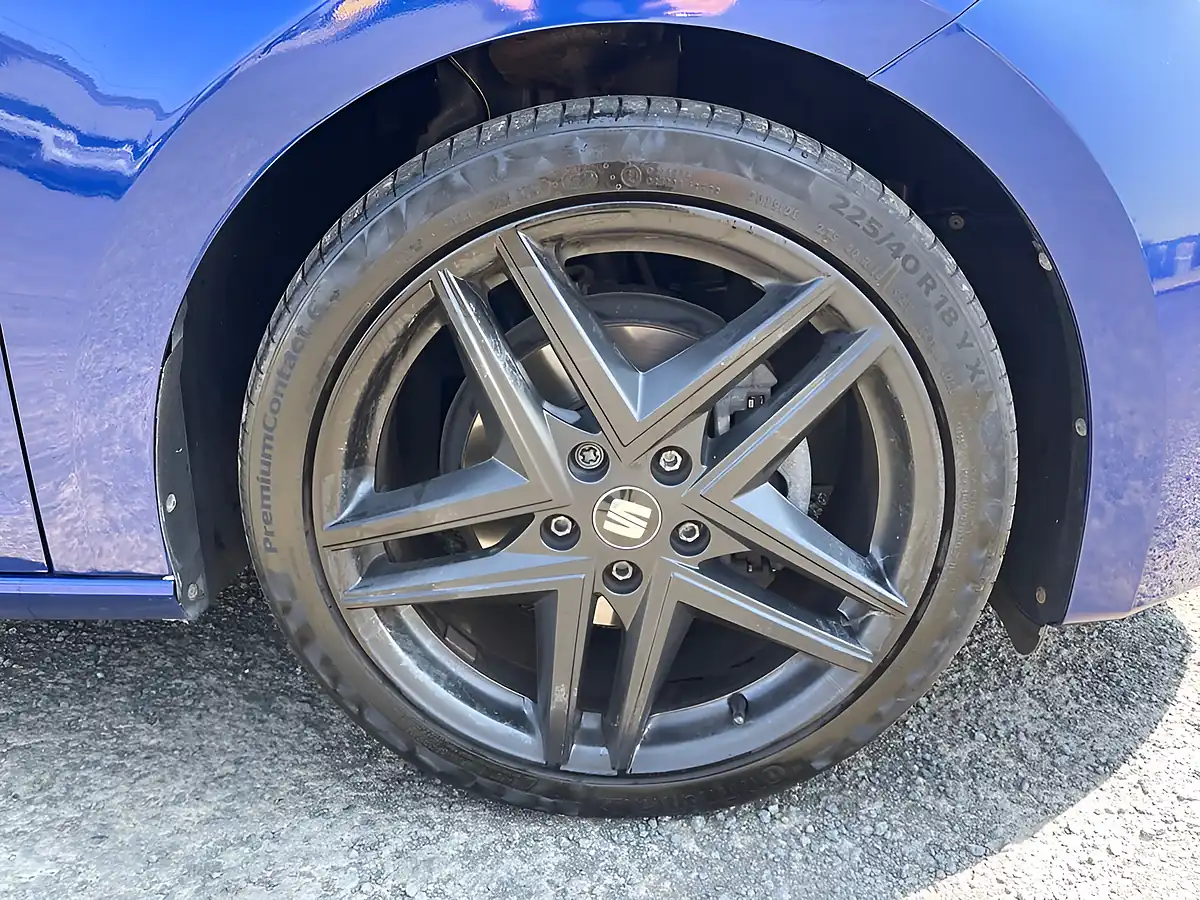 Used 2020 SEAT Leon Fr Black Edition Blue - Interior and Exterior details 20