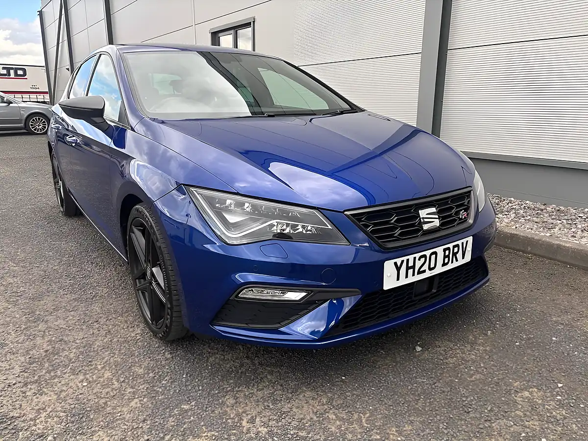 Used 2020 SEAT Leon Fr Black Edition Blue - Interior and Exterior details 5