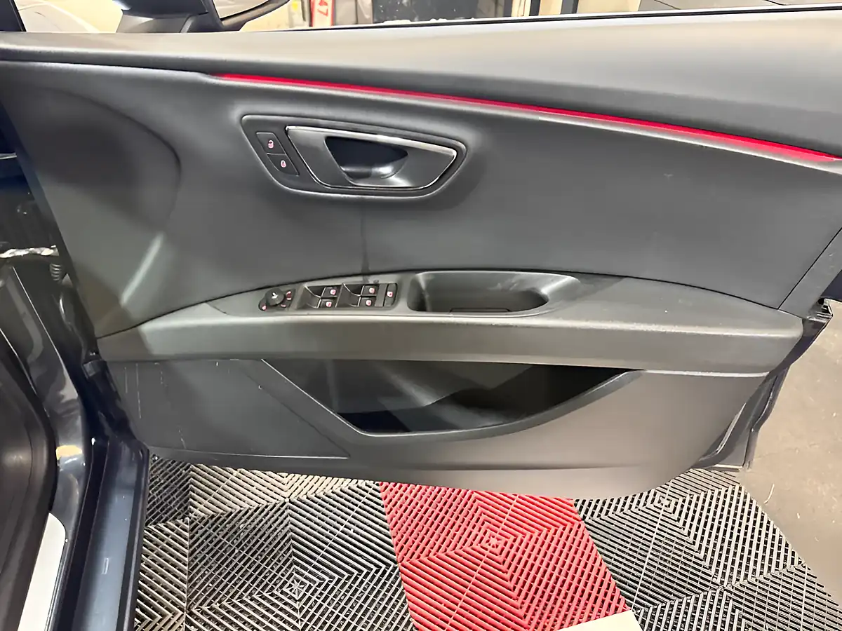Used 2020 SEAT Leon Fr Black Edition Grey - Interior and Exterior details 14
